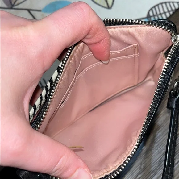 EUC Coach Leather Wristlet Clutch - Picture 7 of 8